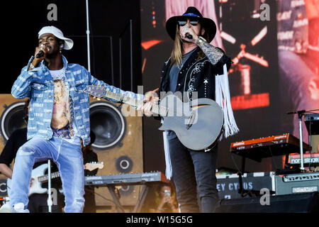 Pilton, Somerset, UK. 30th June, 2019. Pilton, Somerset, UK. 30th June, 2019. Lil Nas X and Billy Ray Cyrus join Miley Cyrus as she performs on the Pyramid stage at Glastonbury Festival 2019 on Sunday 30 June 2019 at Worthy Farm, Pilton. xx Details xx.  Credit: Julie Edwards/Alamy Live News Credit: Julie Edwards/Alamy Live News Stock Photo