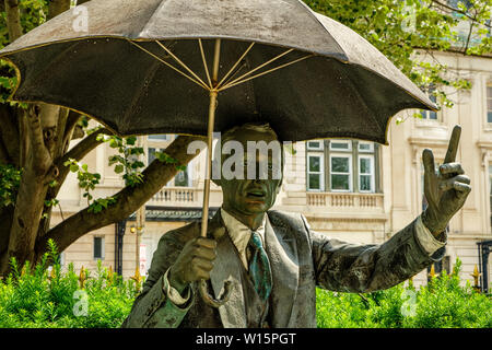 Allow Me sculpture, 2346 Massachusetts Avenue NW, Washington DC Stock Photo