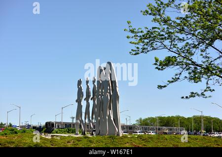 Chicago, Illinois, USA. 'The Runners' sculpture at O'Hare International Airport, a 16-foot sculpture by Dr. Theodoros Papagiannis. Stock Photo