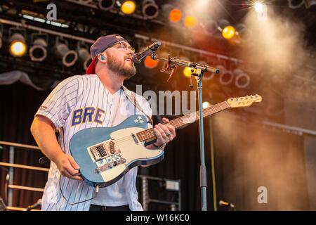 June 29, 2019 - Milwaukee, Wisconsin, U.S - MITCHELL TENPENNY during the Summerfest Music Festival in Milwaukee, Wisconsin (Credit Image: © Daniel DeSlover/ZUMA Wire) Stock Photo