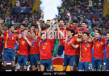 Udine, Italy. 30th June, 2019. Players of Spain celebrate after the 2019 UEFA European Under-21 Championship Final between Spain and Germany in Udine, Italy, June 30, 2019. Spain won 2-1. Credit: Alberto Lingria/Xinhua/Alamy Live News Stock Photo