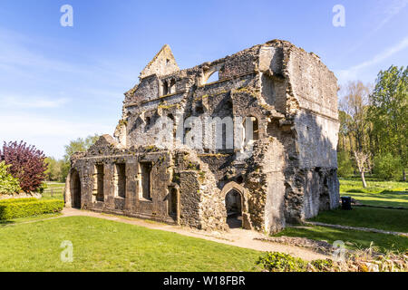 Evening light on the ruins of Minster Lovell Hall, a 15th century manor house beside the River Windrush, Minster Lovell, Oxfordshire UK Stock Photo