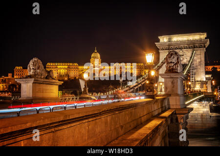 Buda castle and Chain bridgein Budapest at night, Hungary Stock Photo