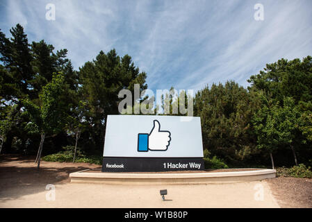 Menilo Park, California, USA. 1st July 2019. A general view of the atmosphere at Facbook Headquarters where a reported Sarin attack had taken place earlier at the mail facility on July 1, 2019 in Menlo Park, California. Photo: Chris Tuite/imageSPACE/MediaPunch Credit: MediaPunch Inc/Alamy Live News Stock Photo