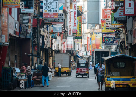 Street photography, Colombo, Pettah, Street photography pettah, travel ...