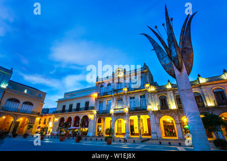 Old Town Square, Plaza Vieja at night, La Habana Vieja, UNESCO World Heritage Site, La Habana (Havana), Cuba, West Indies, Caribbean, Central America