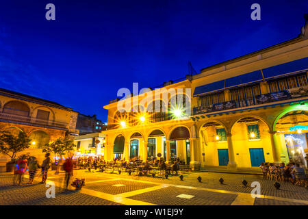 Plaza Vieja, UNESCO World Heritage Site, Havana, Cuba, West Indies ...