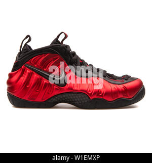 Red black and white on sale foamposites