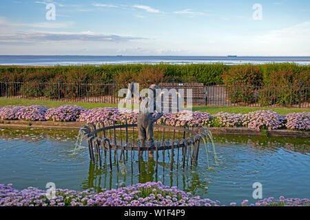 The boy with the leaking boot, statue, sculpture, memorial to Princess Diana, Cleethorpes, Lincolnshire, England, UK Stock Photo