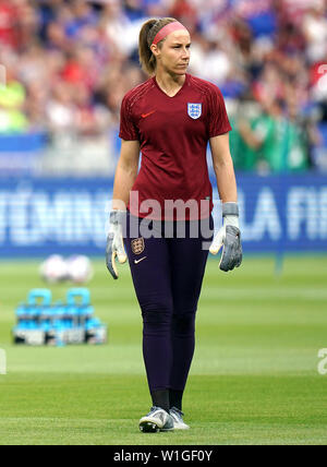 England goalkeeper Karen Bardsley warming up before the FIFA Women's World Cup Semi Final match at the Stade de Lyon. PRESS ASSOCIATION Photo. Picture date: Tuesday July 2, 2019. See PA story SOCCER England Women. Photo credit should read: John Walton/PA Wire. Stock Photo
