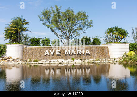 Naples Florida,Ave Maria,planned community,college town,entrance,front,sign,Roman Catholic university,religion,lifestyle,Tom Monaghan,founder,Domino's Stock Photo