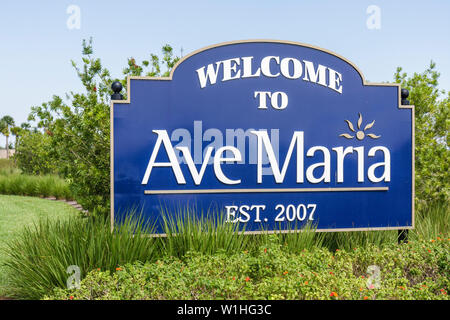 Naples Florida,Ave Maria,planned community,college town,Roman Catholic university,religion,lifestyle,Tom Monaghan,founder,Domino's Pizza,controversy,i Stock Photo