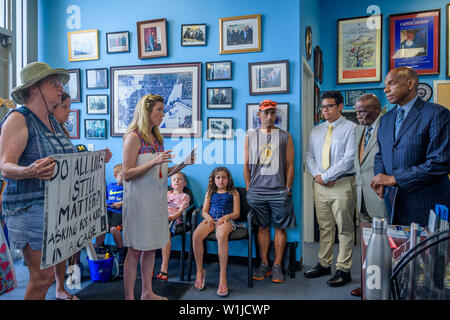 New York, New York, USA. 2nd July, 2019. Constituents of Congressman Gregory Meeks showed up at his Rockaway offices on July 2, 2019 to demand the closure of inhumane child Detention centers in the #CloseTheCamps Protest as part of a national day of action in response to the inhumane conditions in Trump's detention centers. Participants read testimonies from people held at the camps to Meeks' staff, followed by a written statement from the Congressman. Credit: Erik McGregor/ZUMA Wire/ZUMAPRESS.com/Alamy Live News Stock Photo