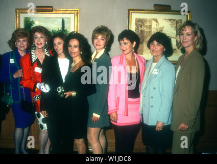 West Hollywood, California, USA 10th September 1994 Actress Jayne Meadows, actress Marlee Matlin, actress Susan Lucci, actress Sharon Lawrence, actress Annie Potts, actress Joanna Kerns and guests attend Women In Film Emmy Nominee Luncheon on September 10, 1994 at the Bel Age Hotel in West Hollywood, California, USA. Photo by Barry King/Alamy Stock Photo Stock Photo