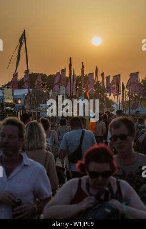 Sheryl Crow plays the Pyramid Stage - The 2019 Glastonbury Festival, Worthy Farm, Glastonbury. Stock Photo