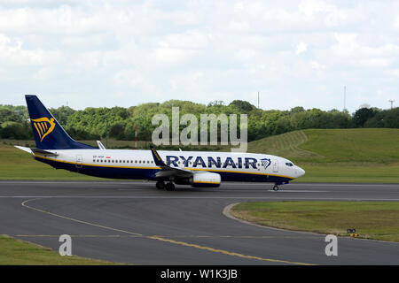 Ryanair Sun Boeing 737-8AS ready for take off at Birmingham Airport, UK (SP-RSP) Stock Photo