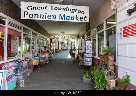 Great Torrington Pannier Market Detail: Main Entrance from the Square Looking Through it Towards Castle Hill Stock Photo