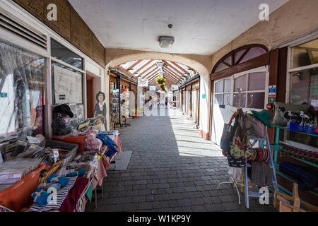 Great Torrington Pannier Market View: Looking Through the Covered Market from the Main Entrance Towards Castle Hill Stock Photo