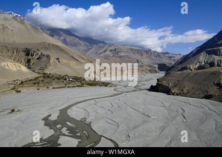 Tiri, small village with a buddhist Gompa in the Kali Gandaki valley, the deepest valley in the world, Mustang, Nepal, Himalaya, Asia Stock Photo