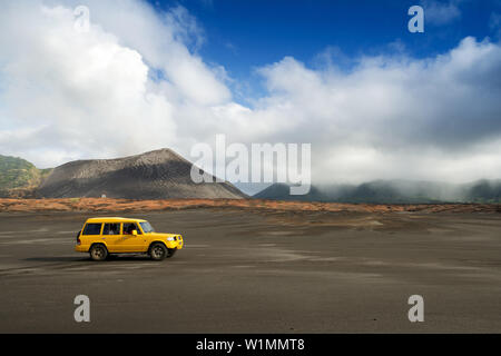 4WD vehicle on the way to the active volcano Yasur on the island of Tanna Stock Photo