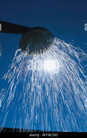 Dusche vor Sonne, draussen Stock Photo