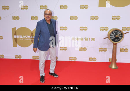 02 July 2019, Bavaria, Munich: The actor Wolfgang Stumph stands at the reception of the Bavaria Film on the Red Carpet at the Filmfest Munich which takes place from 27.06.2019 to 06.07.2019. Photo: Felix Hörhager/dpa Stock Photo