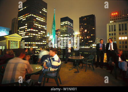 Pen Top Bar 5th Avenue New York Usa Stock Photo 9594967 Alamy