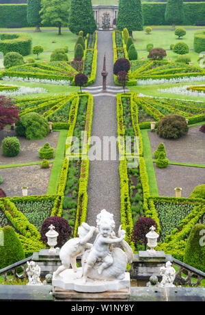 Scotland's oldest 1630 obelisk sundial restored in the formal garden of Drummond Castle Gardens, Perthshire, Scotland, UK Stock Photo