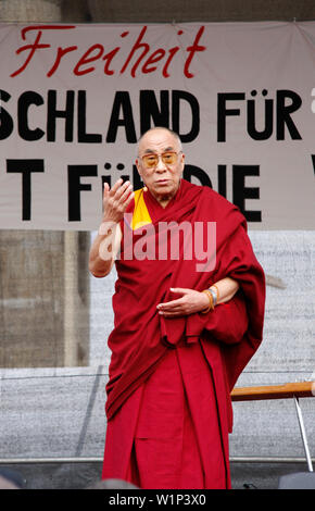 Dalai Lama - Solidaritaetskundgebung fuer Tibet und den Dala Lama, Platz vor dem Brandenburger Tor, 19. Mai 2008, Berlin-Tiergarten. Stock Photo