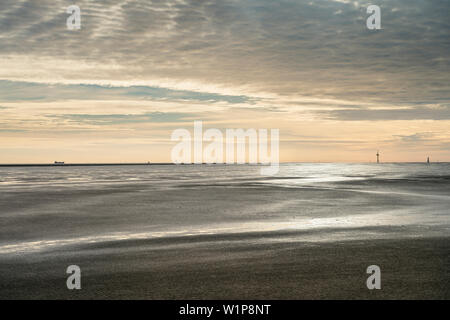 UNESCO World Heritage the Wadden Sea, intertidal estuarine mudflats at Wremen, Cuxhaven, Lower Saxony, Germany, North Sea Stock Photo