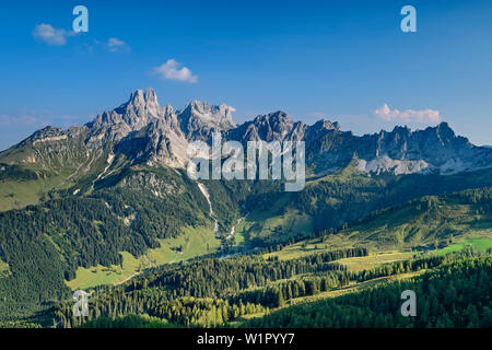 With views of the Bischofsmütze, rötelstein gosaukamm, the Dachstein, Salzburg, Austria Stock Photo