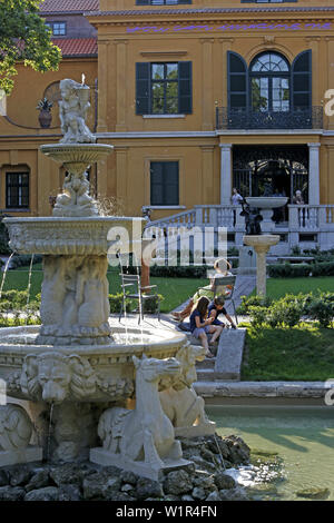 Garden, Lenbachhaus, Maxvorstadt, Munich, Upper Bavaria, Bavaria, Germany Stock Photo