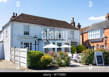 The 18th century Barley Mow Pub, The Green, Englefield Green, Surrey, England, United Kingdom Stock Photo