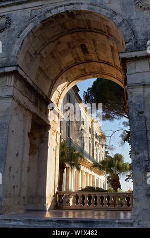 Gate borrowing with a view of the Pinakothek of Kerkyra, Palace St. Michael and St. George, also Old Palace, Corfu City, Island Corfu, Ionian Stock Photo