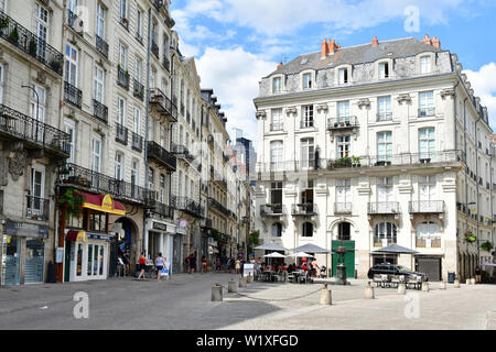 Nantes (north-western France): buildings and pedestrians in 'place de la Bourse' square, in the city center Stock Photo