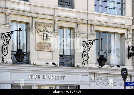 La Tour d'Argent de luxe restaurant - Paris - France Stock Photo