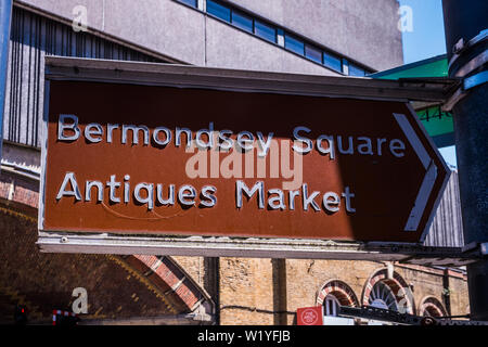 Bermondsey Square Antiques Market street sign, Borough of Southwark, London, England, UK. Stock Photo