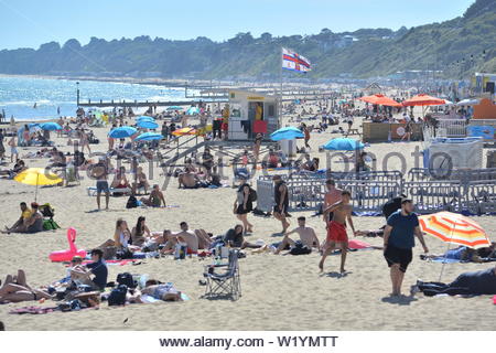 Bournemouth, Dorset, England, UK, 4th July 2019, Weather: Hot sunshine on the south coast as a ...