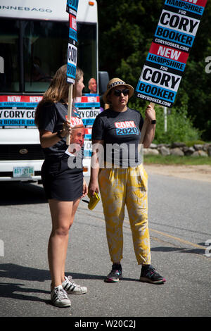 Amherst, NH, USA. 4th July, 2019. 2020 Presidential election candidates marched in the 4th of July parade on July 4, 2019 in Amherst New Hampshire. They all were campaigning to voters for support. Cory Booker supporters. Credit: Allison Dinner/ZUMA Wire/Alamy Live News Stock Photo