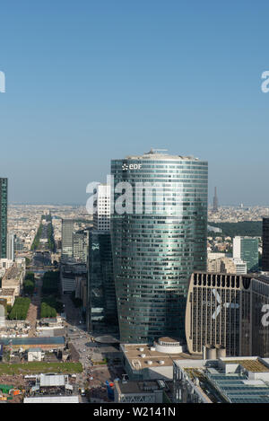 La Défense (Pariser Geschäftsviertel). // La Défense (Paris business district). Stock Photo