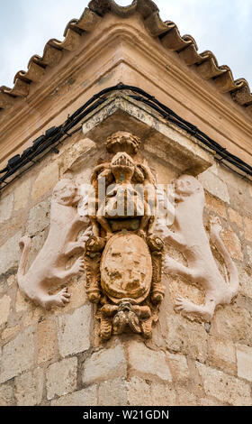 Coat of arms at medieval house in Belmonte, Cuenca province, Castile-La Mancha, Spain Stock Photo