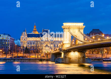 Chain Bridge Budapest Szechenyi Lanchid Gresham Palace Four Seasons Hotel Danube River Hungary Stock Photo