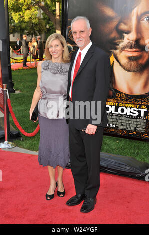 Steve Lopez and wife Premiere of 'The Soloist' held at Paramount