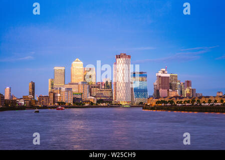 london skyline at Canary Wharf by river thames Stock Photo