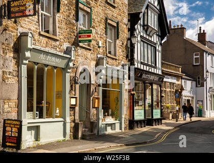 UK, Cumbria, Sedbergh, Main Street, Al Forno Italian Restaurant and Smatt’s Duo Cafe Stock Photo