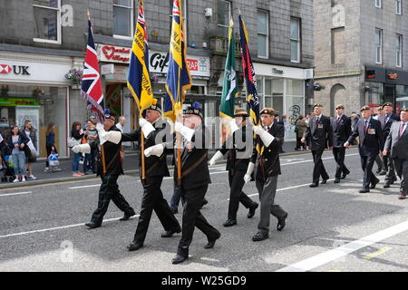 cadets veterans parading personnel