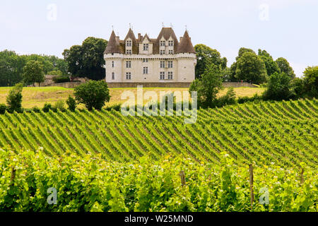 Chateau de Monbazillac overlooks the Dordogne Valley, Nouvelle-Aquitaine, France. Stock Photo