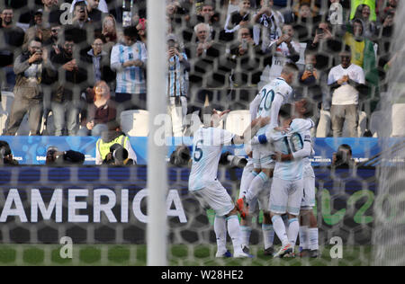 Sao Paulo, Brazil. 6th July, 2019. Argentina's players celebrate scoring during the 3rd place match of Copa America 2019 between Argentina and Chile in Sao Paulo, Brazil, July 6, 2019. Credit: Rahel Patrasso/Xinhua/Alamy Live News Stock Photo