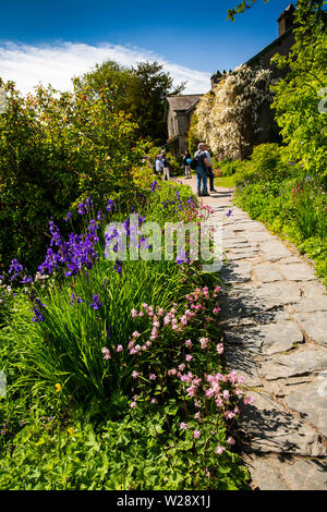 UK, Cumbria, Hawkshead, Near Sawrey, Hill Top Farm, Beatrix Potter’s home, flowers growing in garden Stock Photo