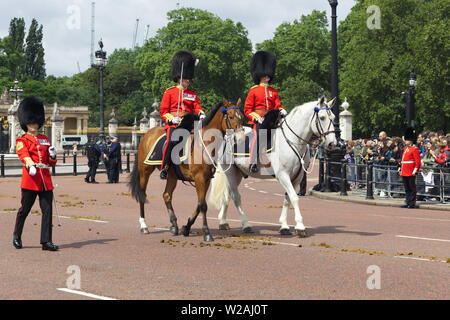 Officers of the welsh guard on horseback. London Stock Photo